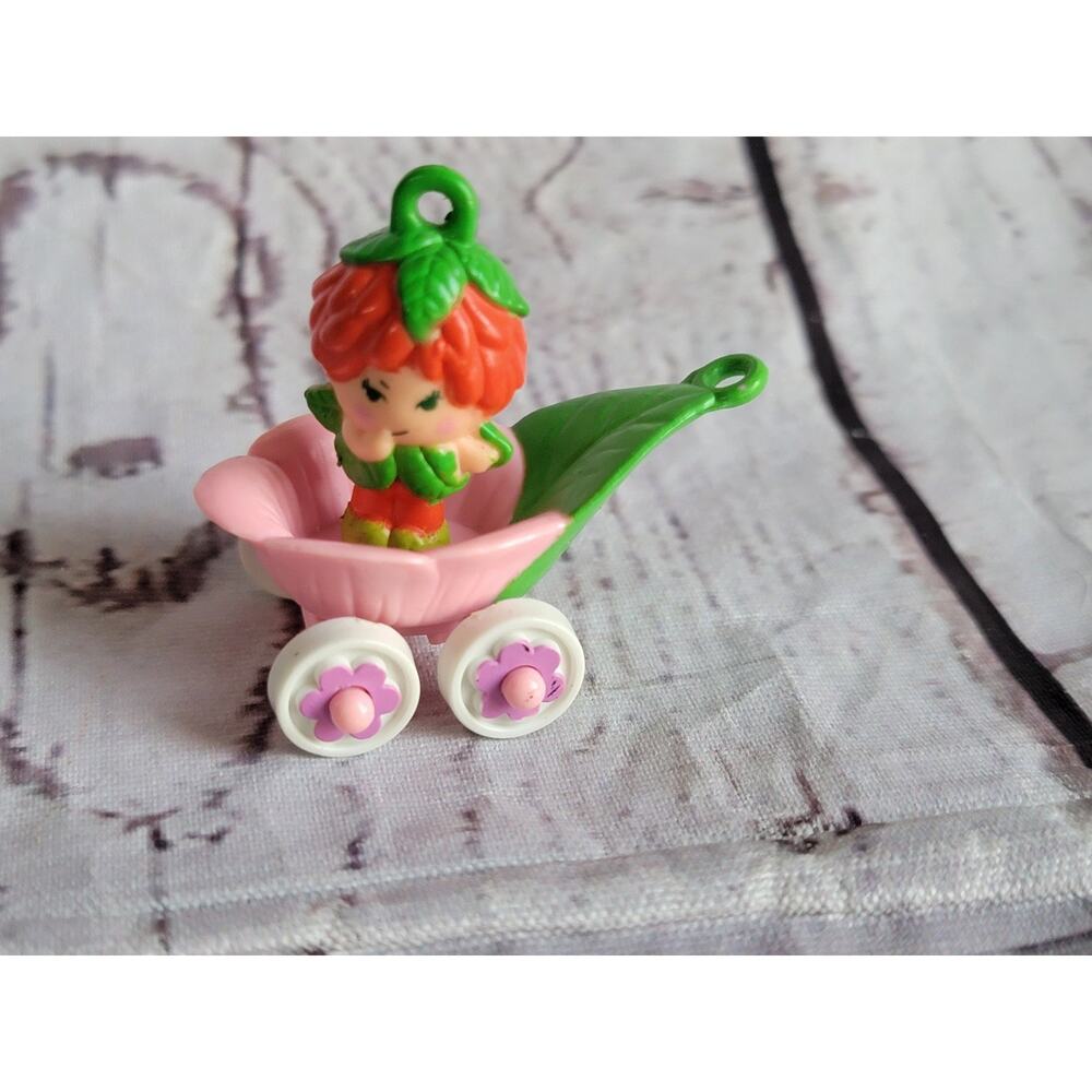 Vintage Hasbro Charmkins Poison Ivy In Pedal Pusher Car No Clip